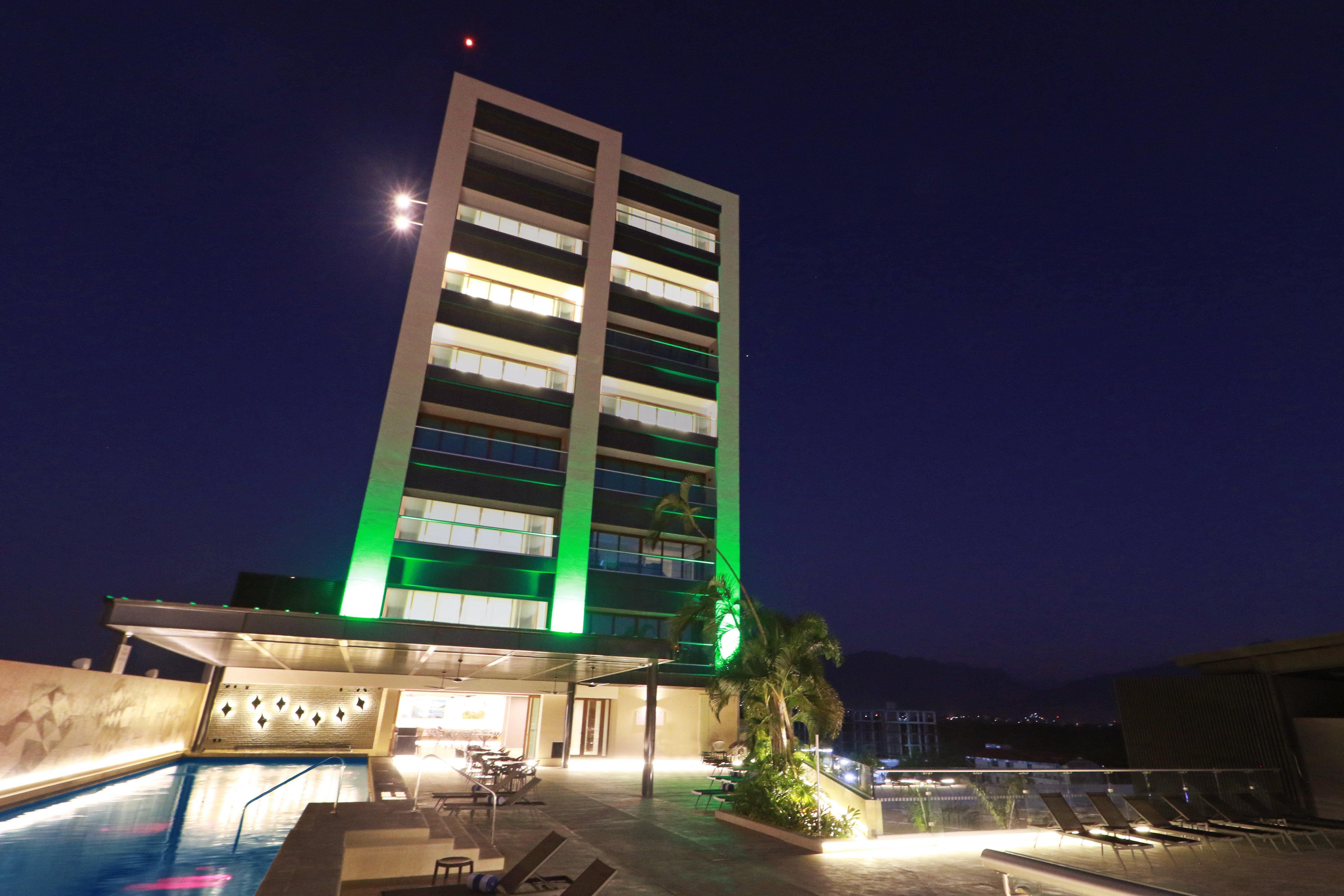 Holiday Inn & Suites - Puerto Vallarta Marina & Golf, An Ihg Hotel المظهر الخارجي الصورة